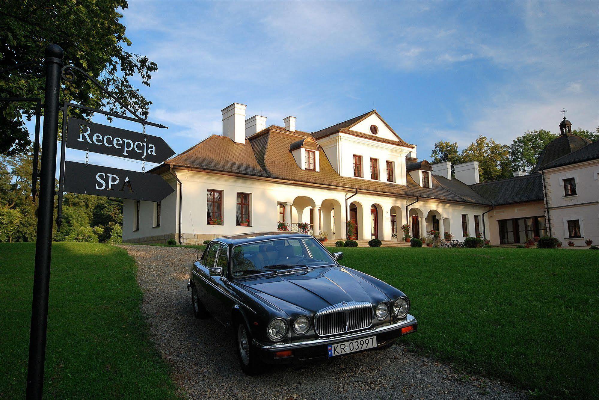 Dwor Kombornia Hotel&Spa Exterior foto